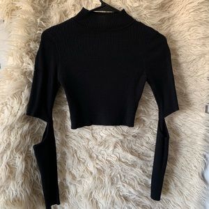 Elbow Cut Out Crop Top